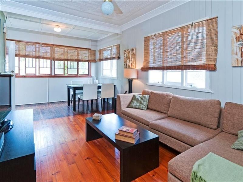 30 Raff Avenue, Holland Park QLD 4121