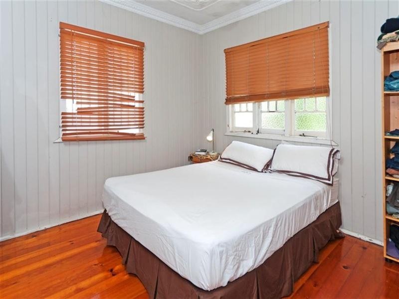 30 Raff Avenue, Holland Park QLD 4121