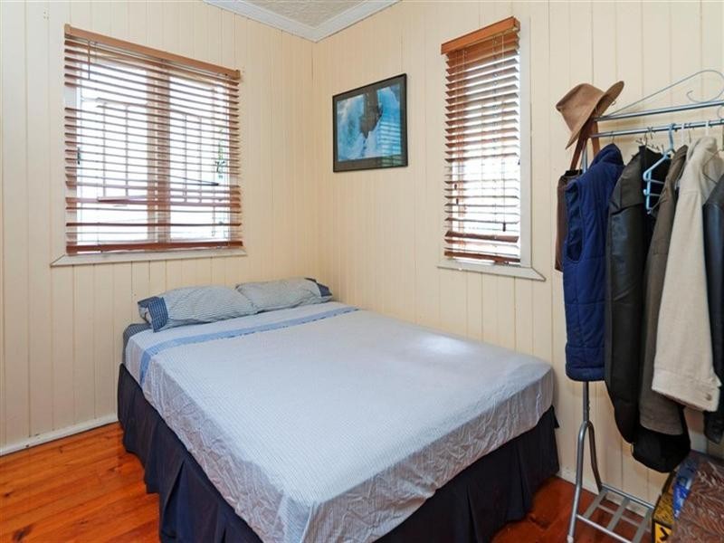 30 Raff Avenue, Holland Park QLD 4121