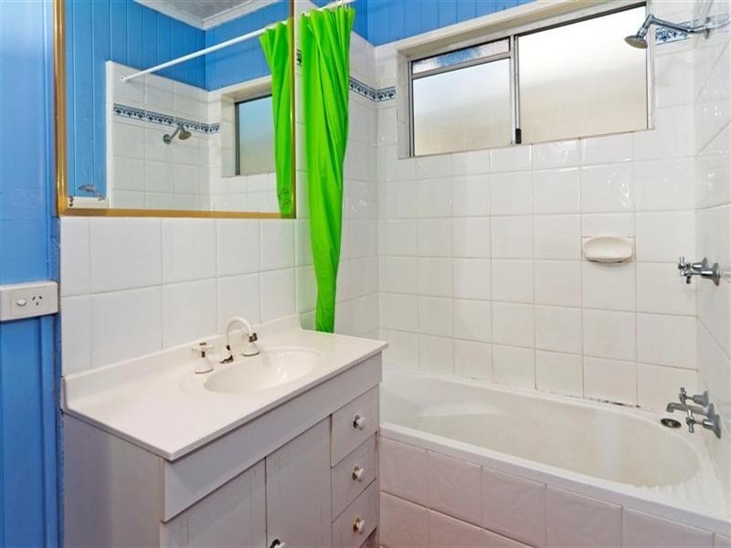 30 Raff Avenue, Holland Park QLD 4121