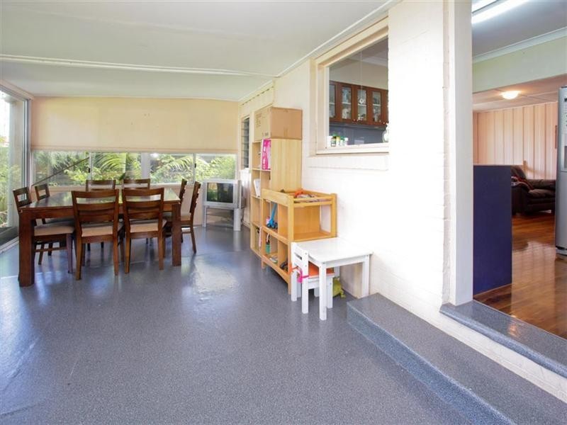 129 Harold Street, Holland Park QLD 4121