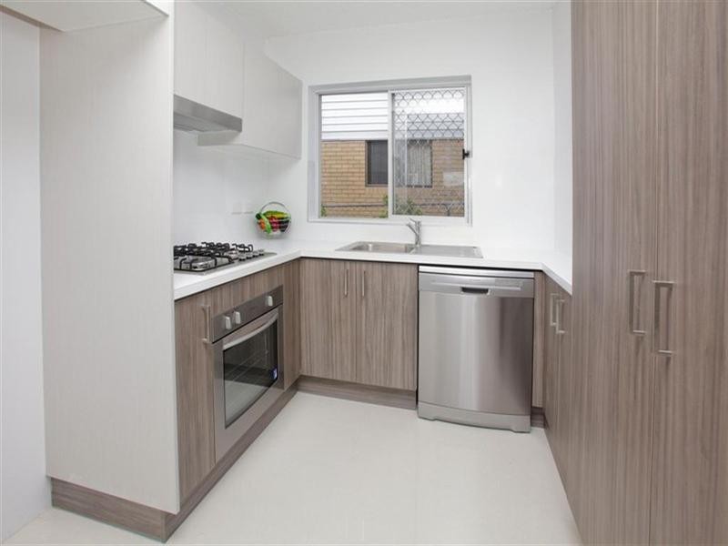 1/15 Barter Street, Holland Park QLD 4121