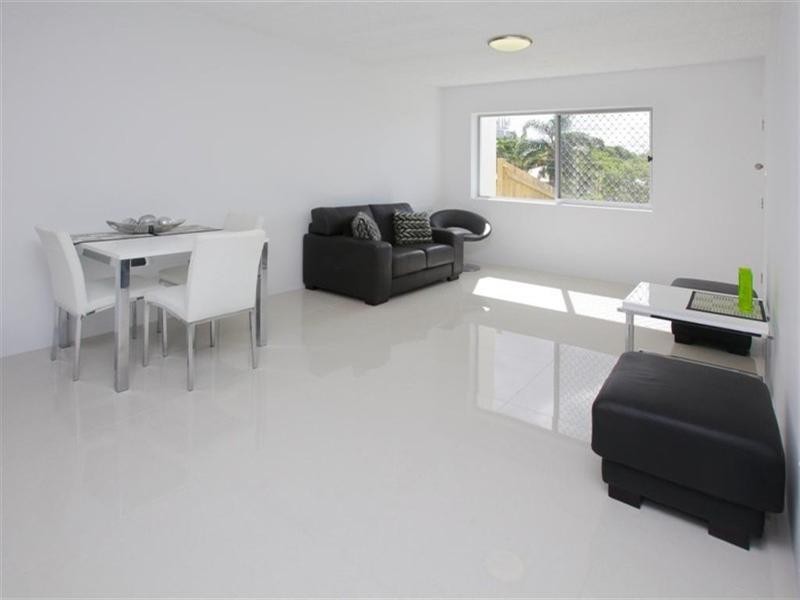 1/15 Barter Street, Holland Park QLD 4121