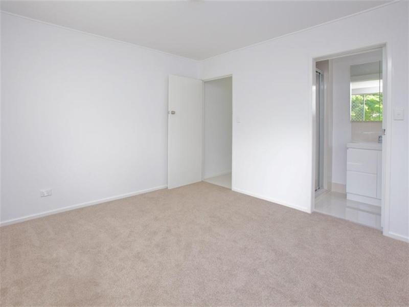 5/15 Barter Avenue, Holland Park QLD 4121