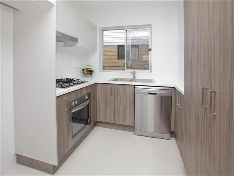 2,3 and 4/15 Barter Avenue, Holland Park QLD 4121