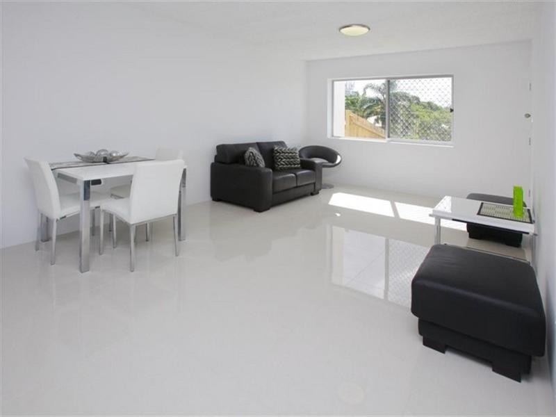 2,3 and 4/15 Barter Avenue, Holland Park QLD 4121