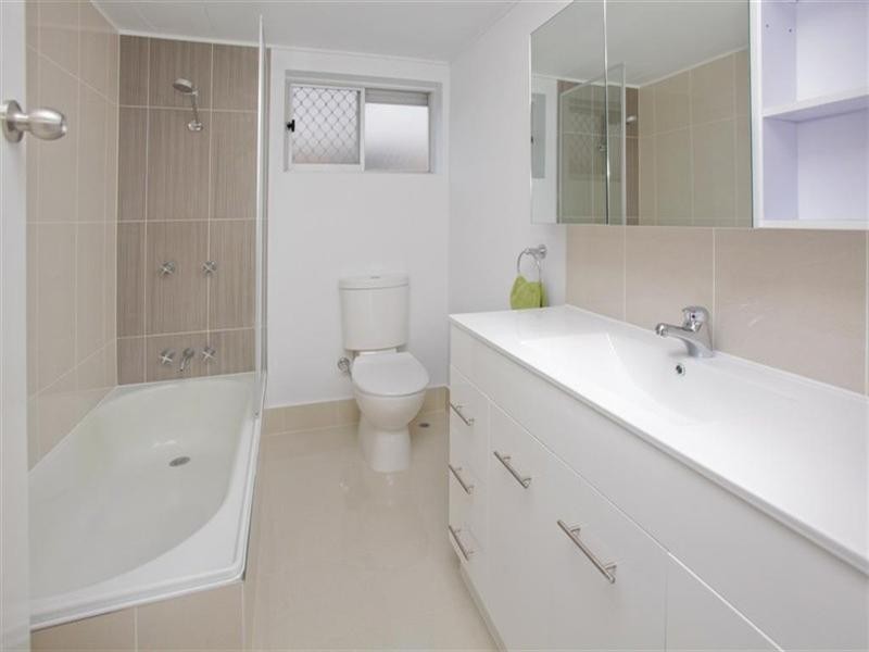 2,3 and 4/15 Barter Avenue, Holland Park QLD 4121