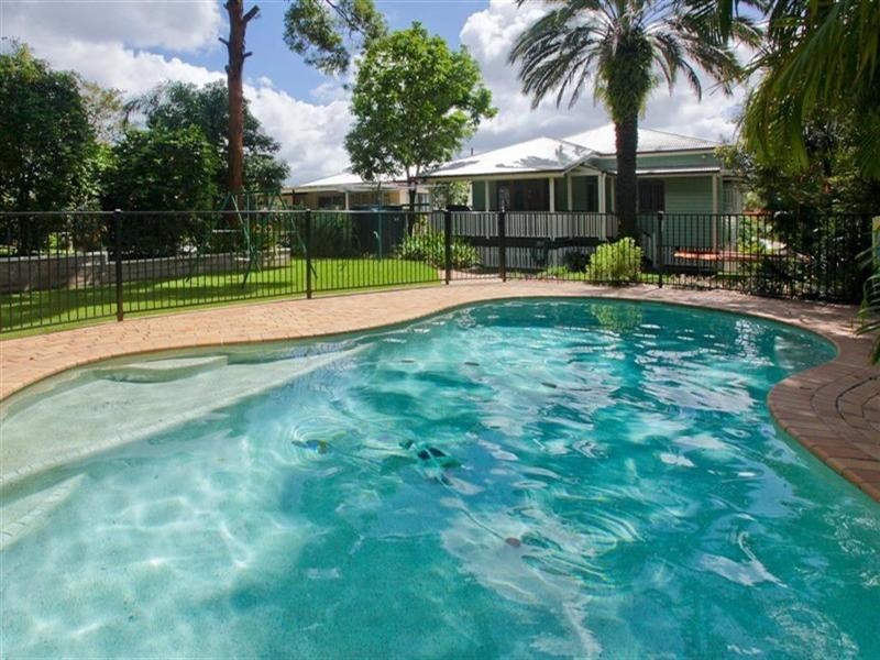 77 Raff Avenue, Holland Park QLD 4121