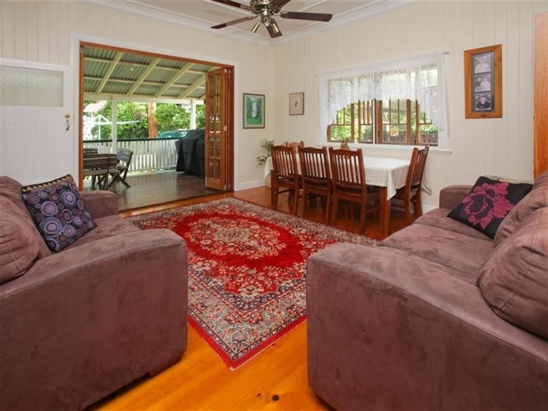 77 Raff Avenue, Holland Park QLD 4121
