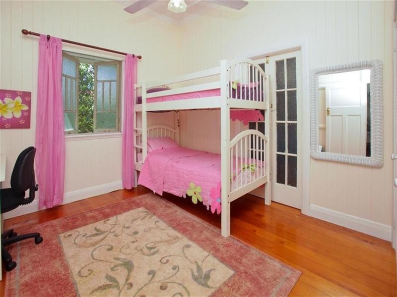 77 Raff Avenue, Holland Park QLD 4121