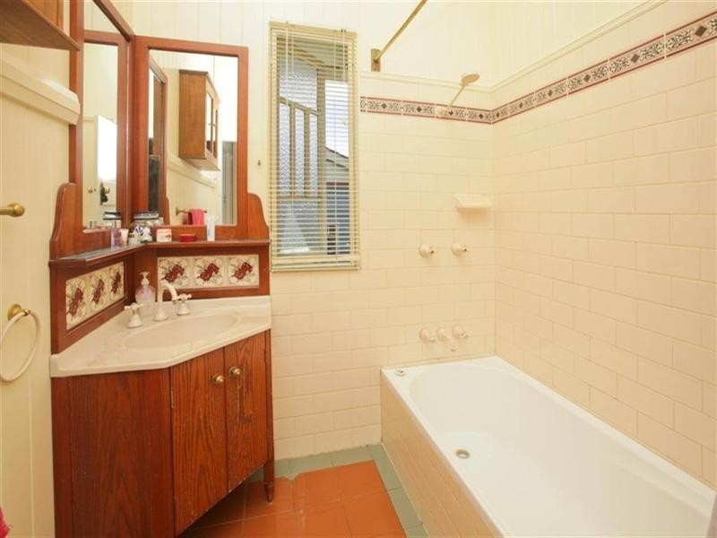 77 Raff Avenue, Holland Park QLD 4121