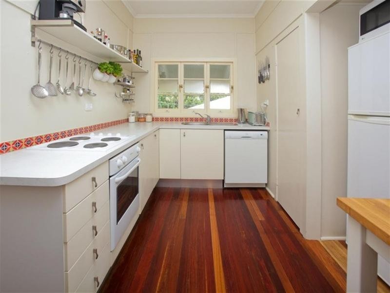 43 Boronia Avenue, Holland Park West QLD 4121