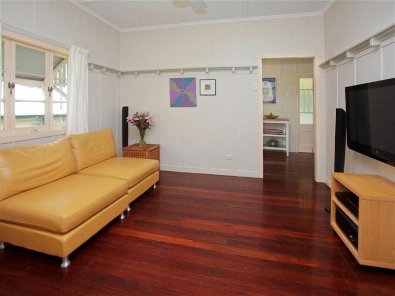 43 Boronia Avenue, Holland Park West QLD 4121