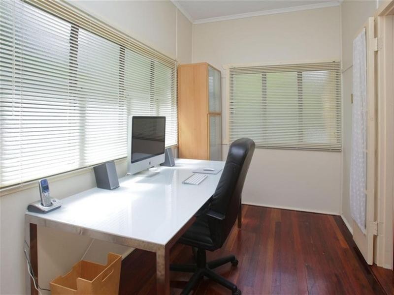 43 Boronia Avenue, Holland Park West QLD 4121