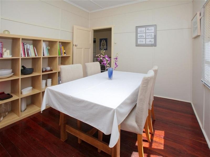 43 Boronia Avenue, Holland Park West QLD 4121