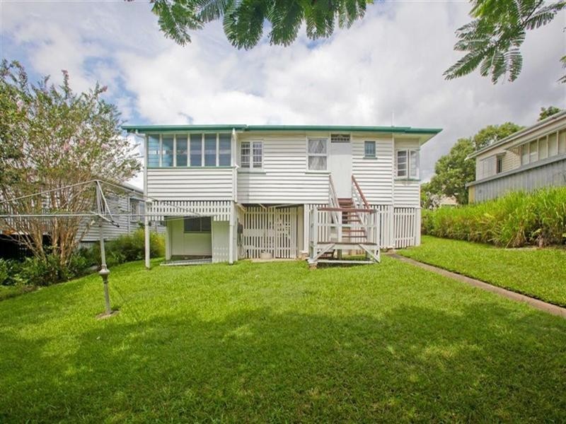 16 Pelham Street, Coorparoo QLD 4151