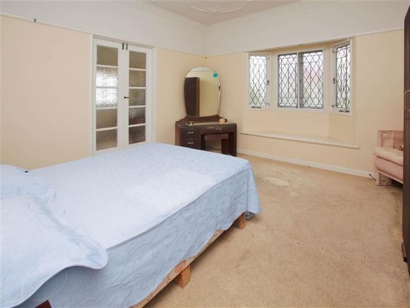 16 Pelham Street, Coorparoo QLD 4151