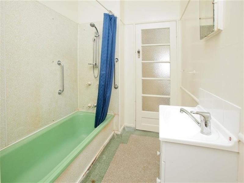 16 Pelham Street, Coorparoo QLD 4151