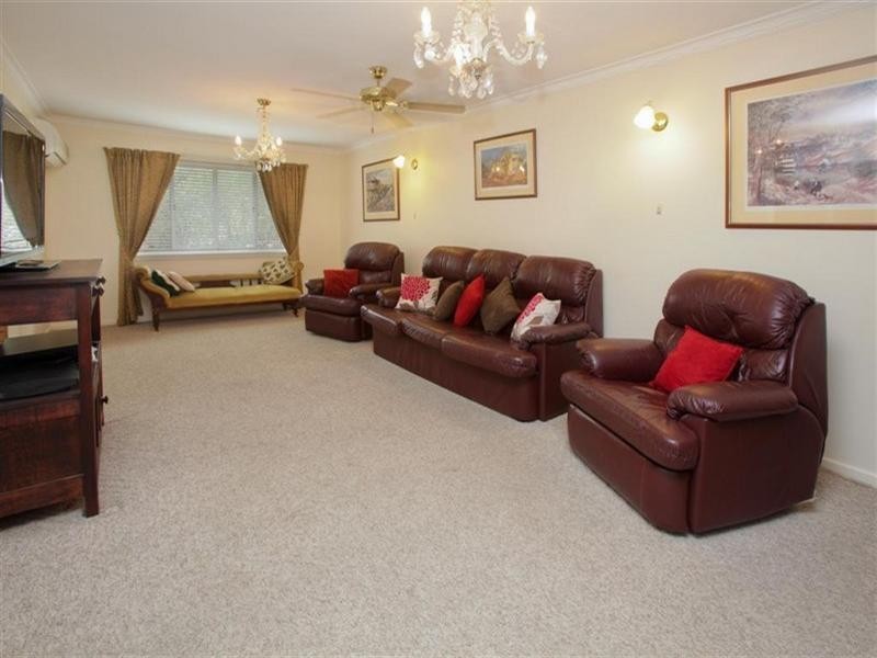 35 Copenhagen Street, Wishart QLD 4122