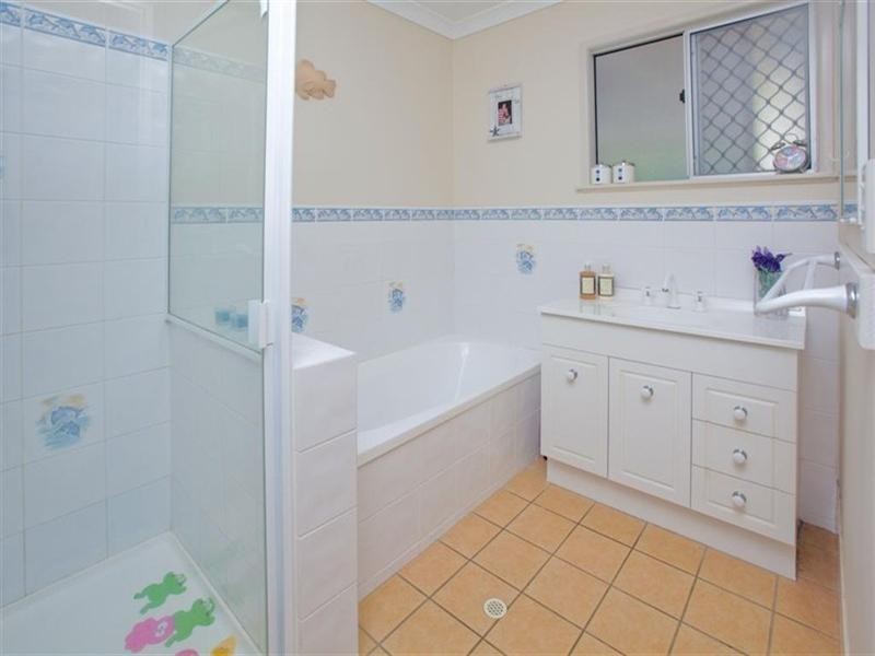 450 Nursery Road, Holland Park QLD 4121