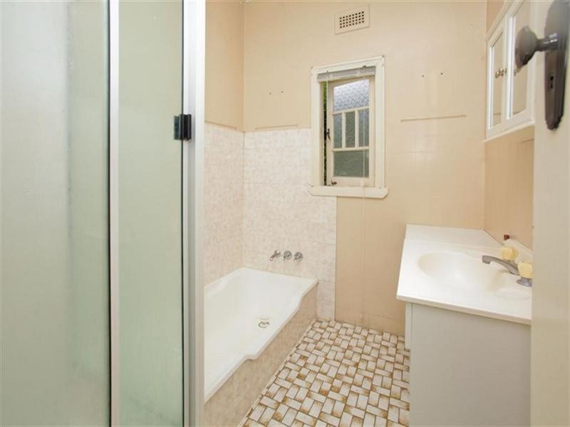 19 Lamrock Street, Holland Park West QLD 4121