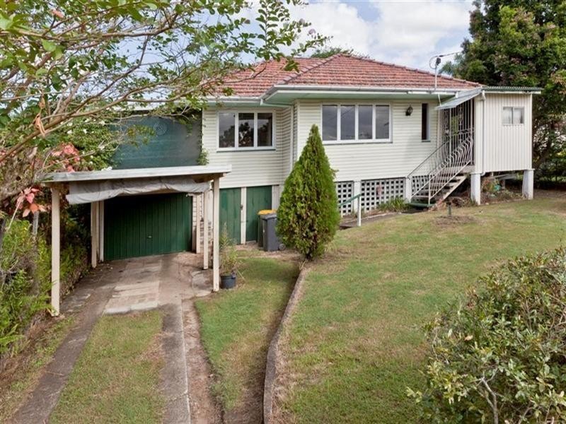 90 Sterculia Avenue, Holland Park West QLD 4121