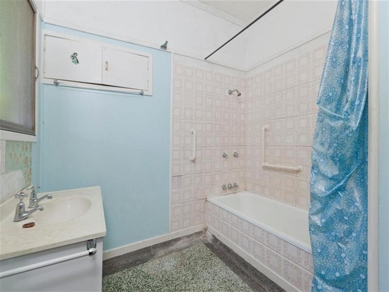 90 Sterculia Avenue, Holland Park West QLD 4121