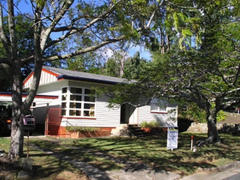 56 Hockings Street, Holland Park West QLD 4121