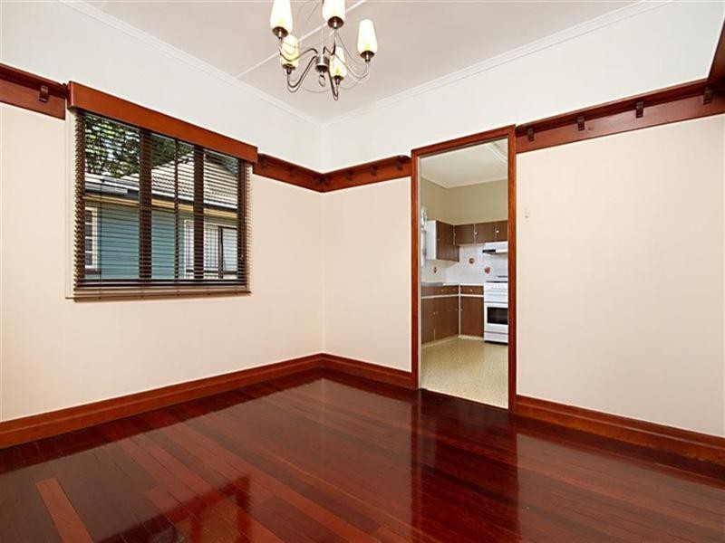 140 Victor Street, Holland Park QLD 4121