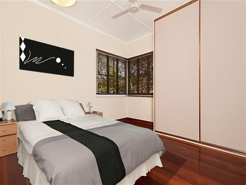 140 Victor Street, Holland Park QLD 4121