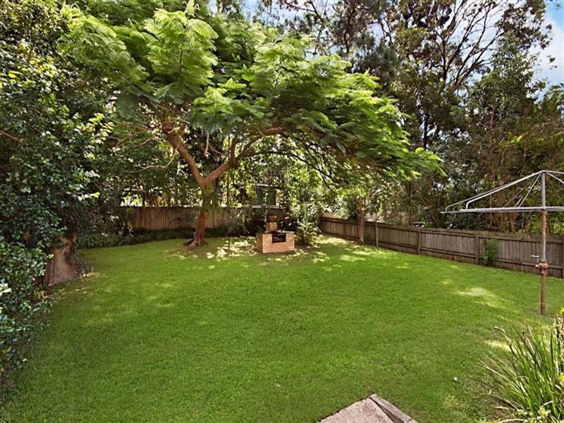 140 Victor Street, Holland Park QLD 4121