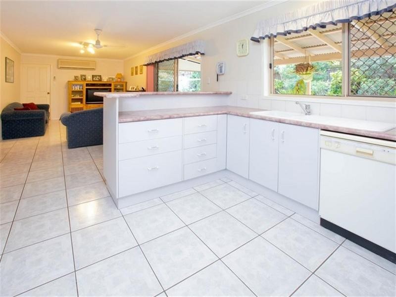 8 Kiandra Close, Wishart QLD 4122