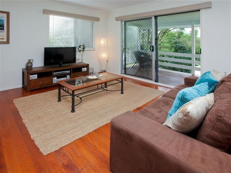 25 David Road, Holland Park QLD 4121