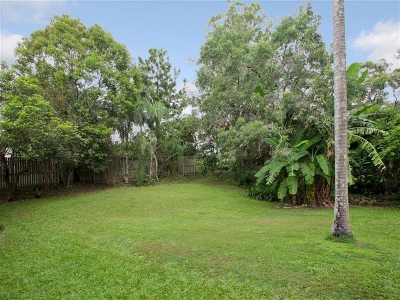 25 David Road, Holland Park QLD 4121