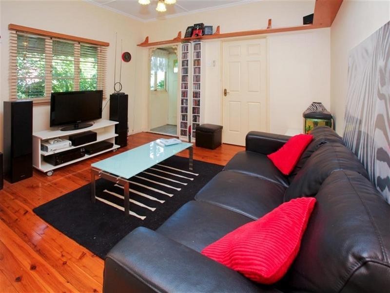 46 Waratah Avenue, Holland Park West QLD 4121