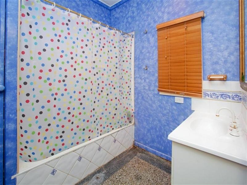 46 Waratah Avenue, Holland Park West QLD 4121