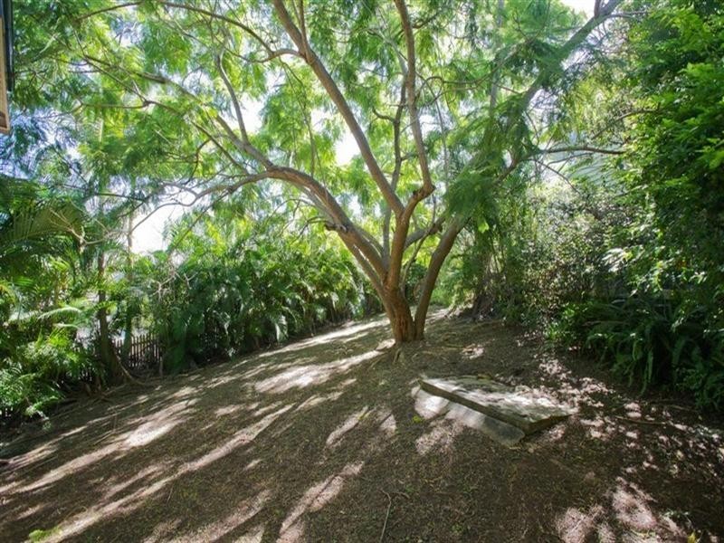 46 Waratah Avenue, Holland Park West QLD 4121