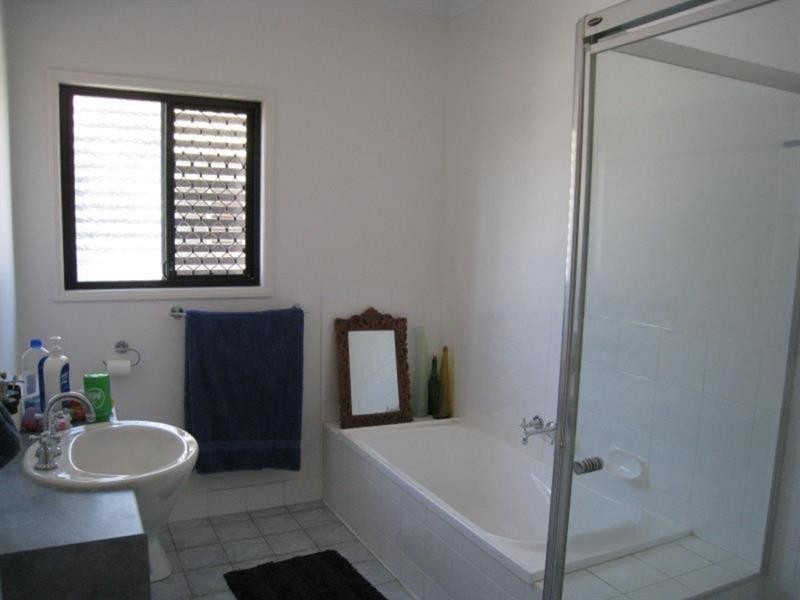 5 Pond Street, Mount Gravatt East QLD 4122