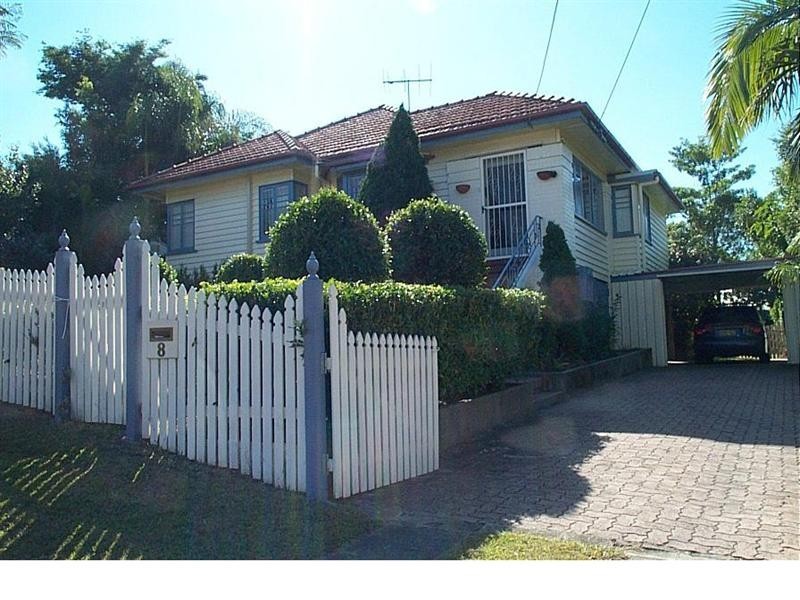 8 Iveagh Street, Holland Park West QLD 4121