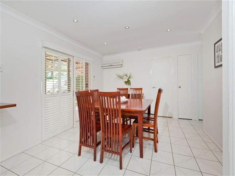 24 Nardie Street, Eight Mile Plains QLD 4113