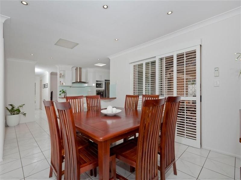 24 Nardie Street, Eight Mile Plains QLD 4113