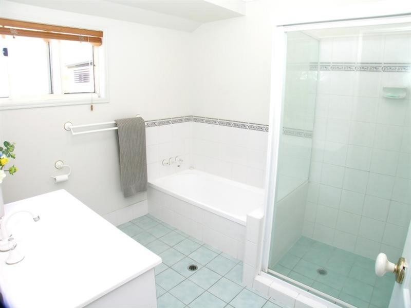 28 Estate Place, Holland Park West QLD 4121