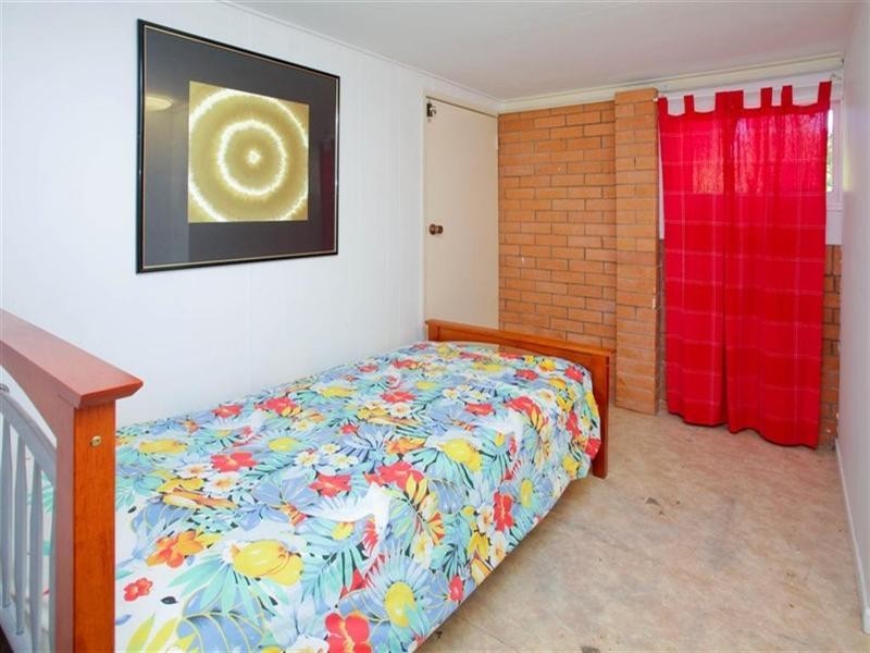 32 Hector Road, Holland Park QLD 4121