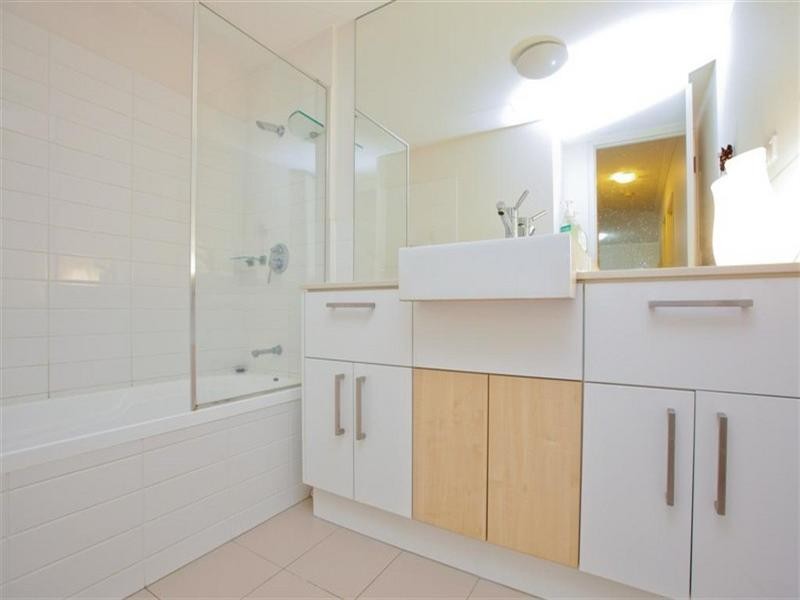 403/10 Gibbon Street, Woolloongabba QLD 4102