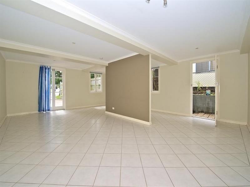 293 Nursery Road, Holland Park QLD 4121