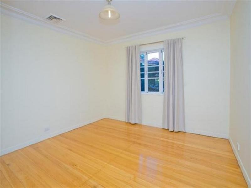 20 Newbolt Street, Holland Park QLD 4121