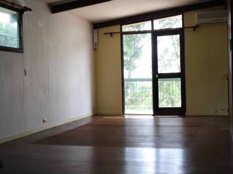 19 Dagmar Street, Holland Park West QLD 4121