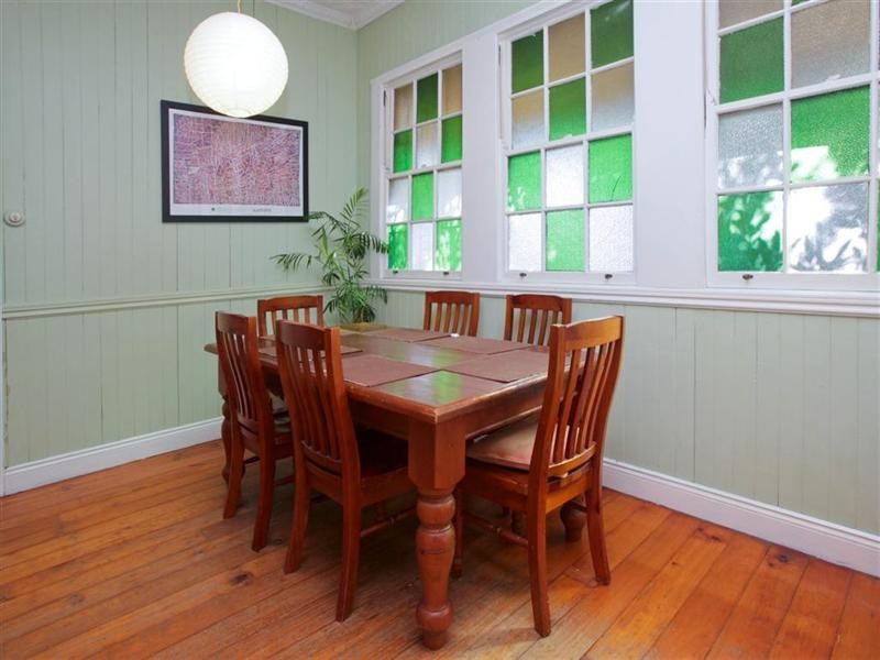 16 Victoria Terrace, Annerley QLD 4103