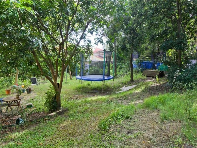 16 Victoria Terrace, Annerley QLD 4103