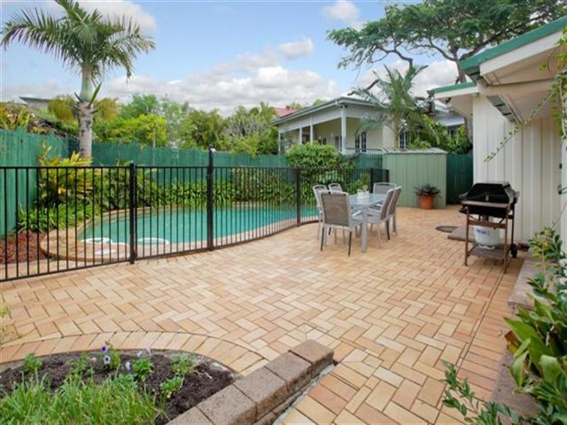 18 Fork Street, Coorparoo QLD 4151
